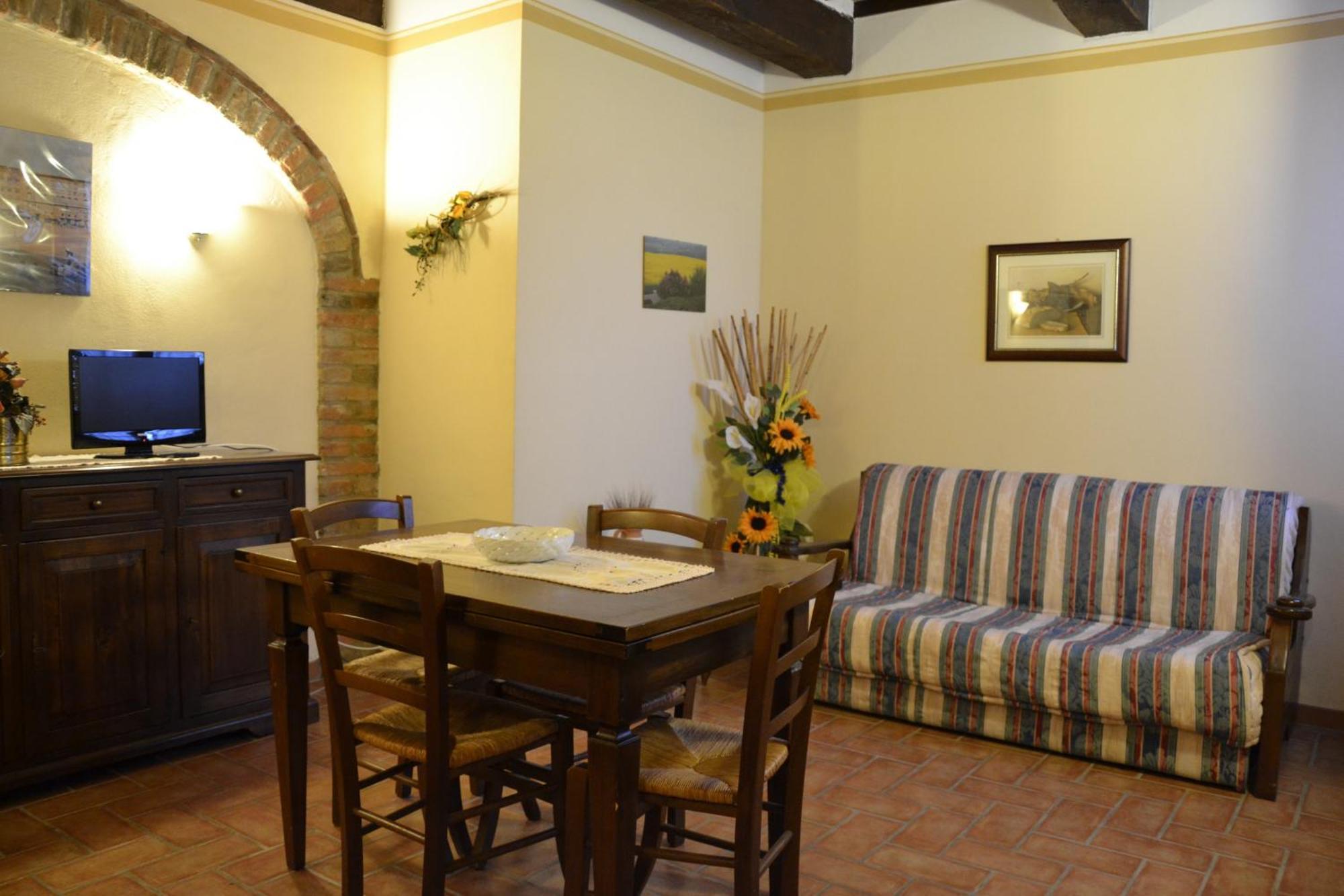 Agriturismo Sanguineto Acquaviva  Ngoại thất bức ảnh