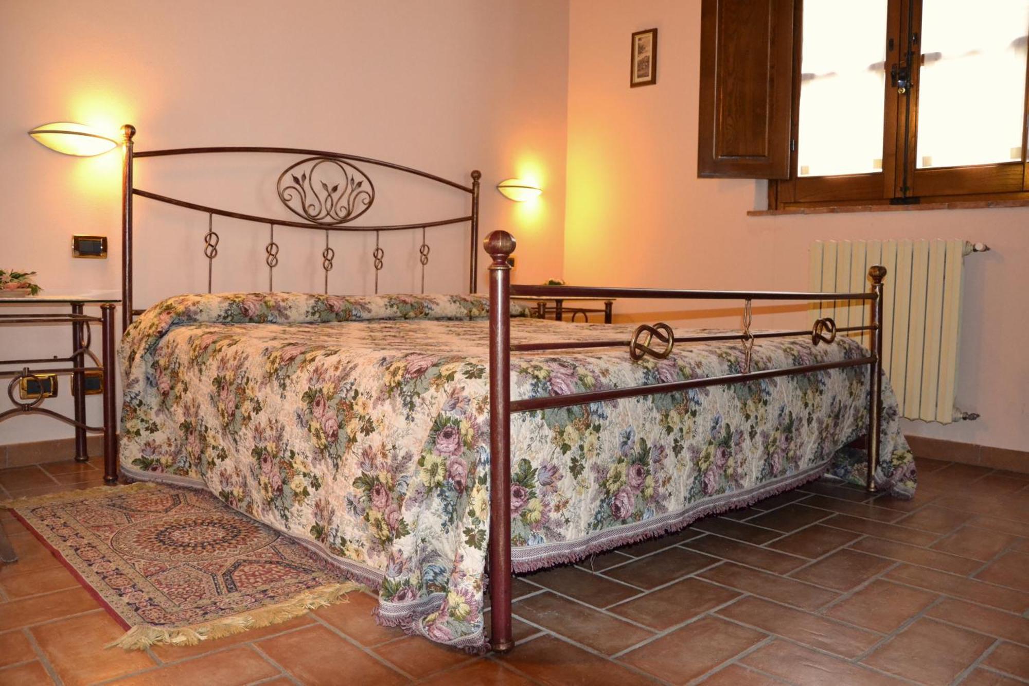 Agriturismo Sanguineto Acquaviva  Ngoại thất bức ảnh